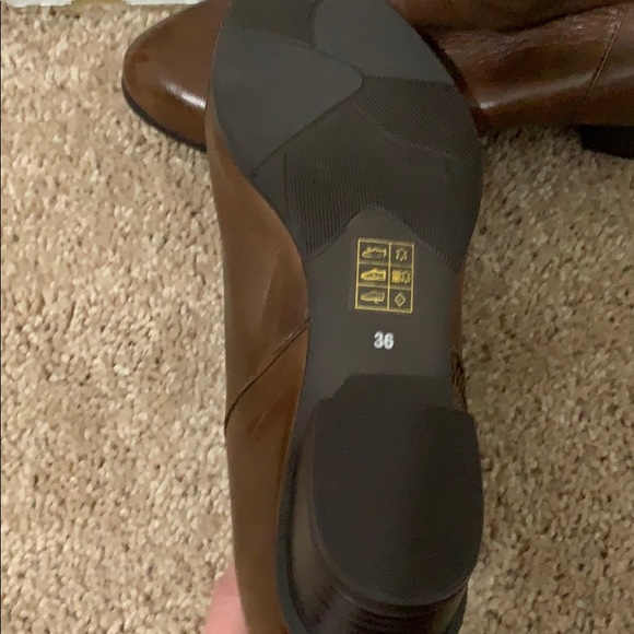 Never worn soft leather booties - Picture 3 of 6